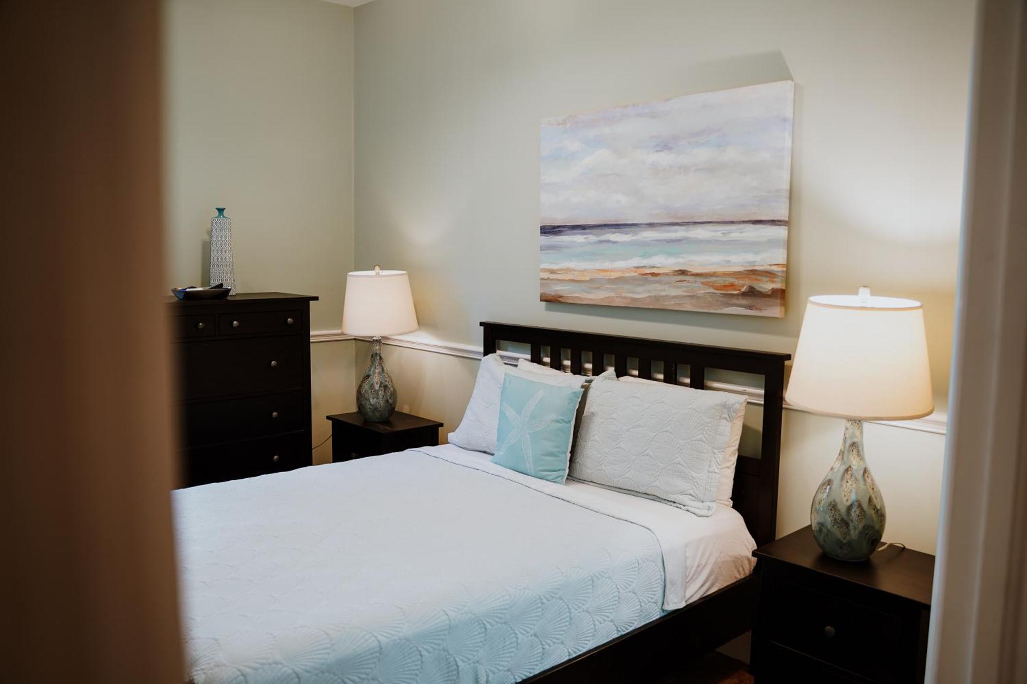 Shangri-La Boutique Bed & Breakfast West Bay Room photo